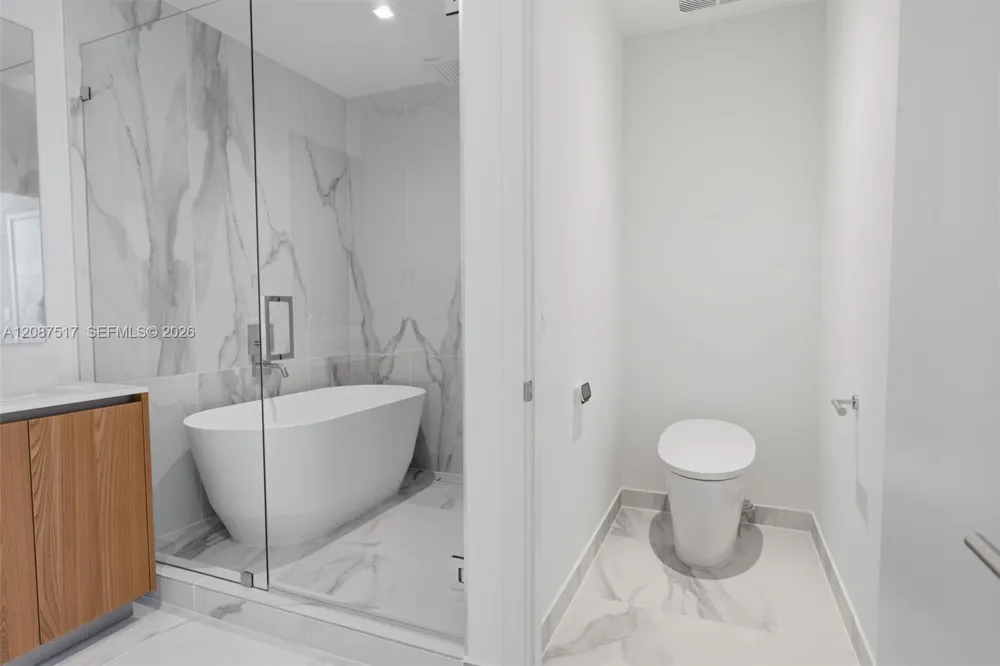 1400 BISCAYNE BLVD #4604C Miami, FL 33132
