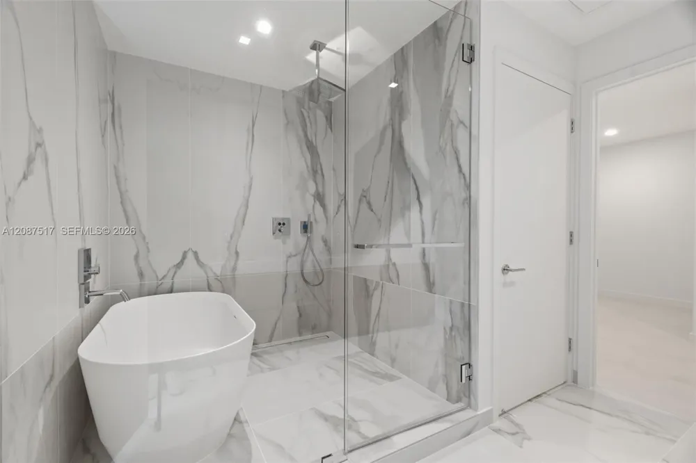 1400 BISCAYNE BLVD #4604C Miami, FL 33132