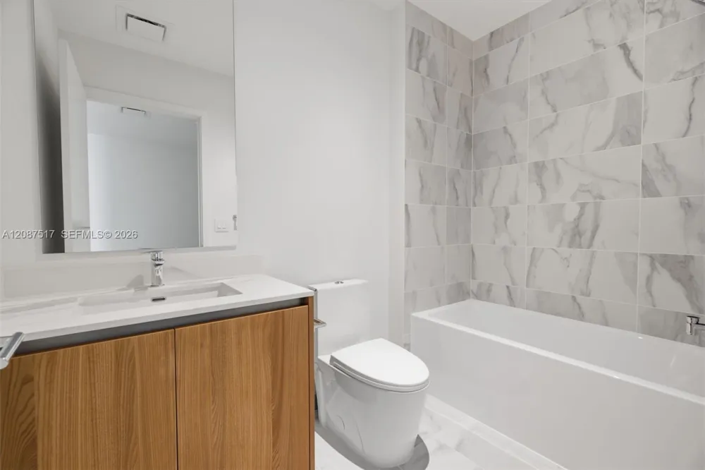 1400 BISCAYNE BLVD #4604C Miami, FL 33132