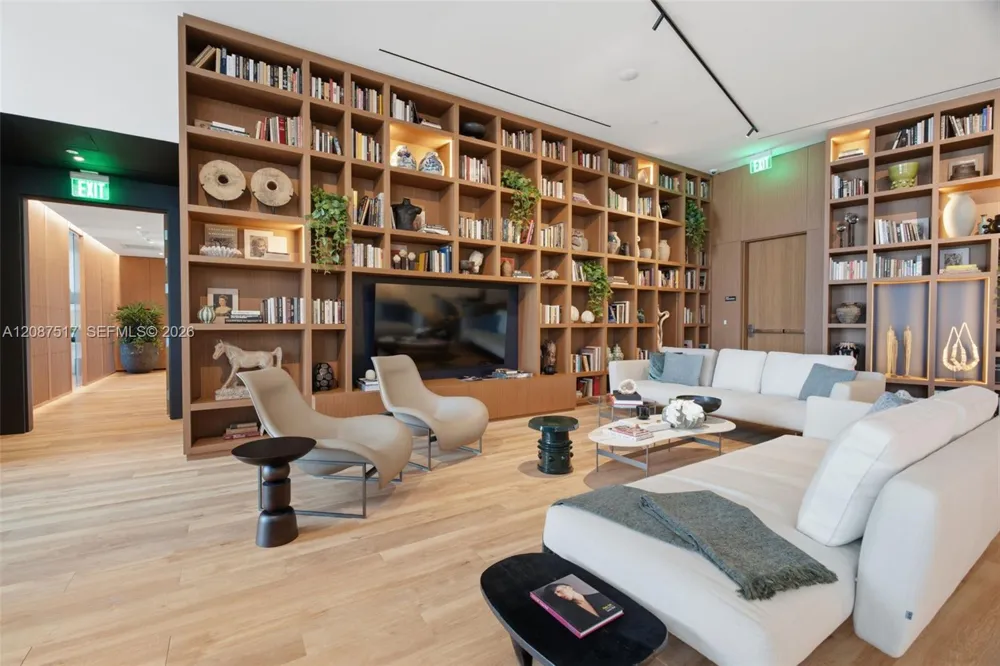 1400 BISCAYNE BLVD #4604C Miami, FL 33132