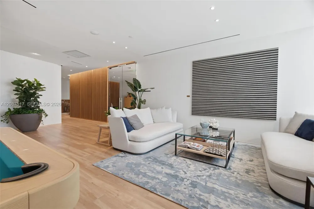 1400 BISCAYNE BLVD #4604C Miami, FL 33132