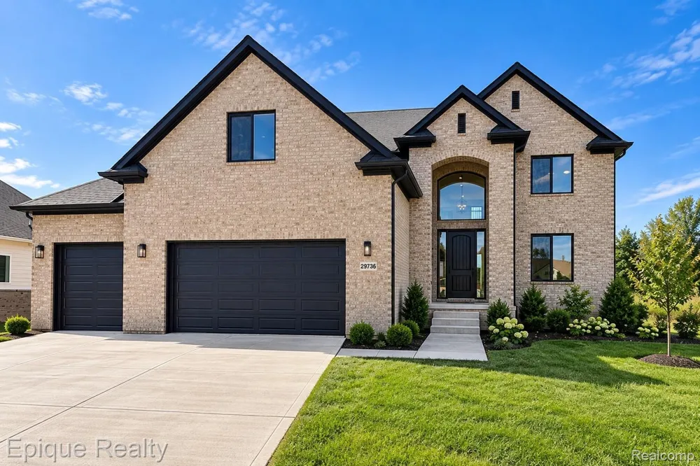 29736 Red Fox Lane Chesterfield Township, MI 48047