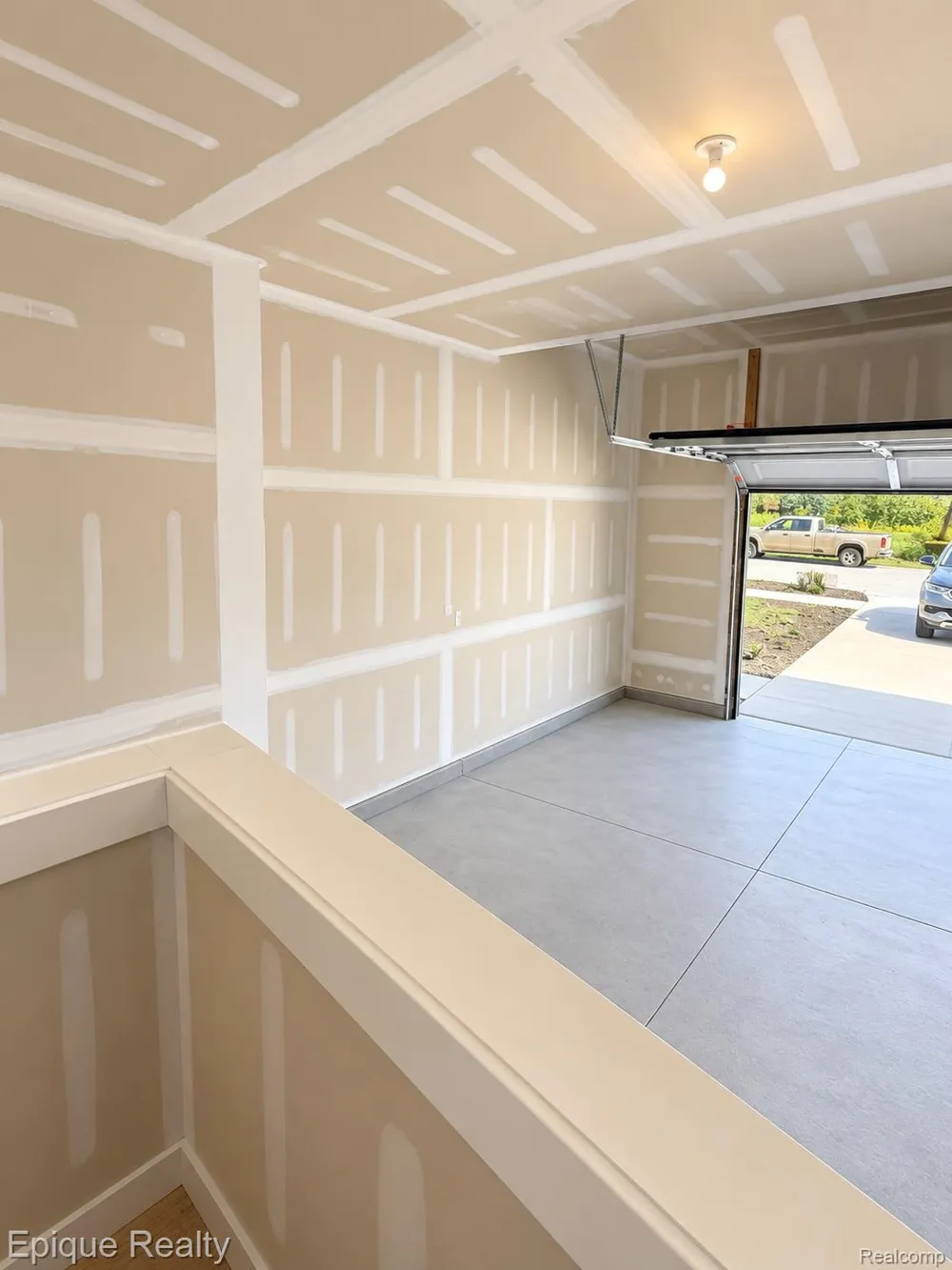 29736 Red Fox Lane Chesterfield Township, MI 48047