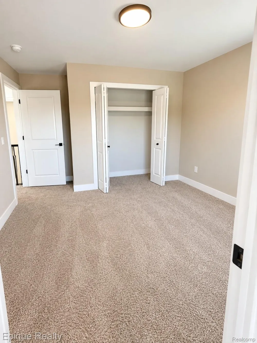 29736 Red Fox Lane Chesterfield Township, MI 48047