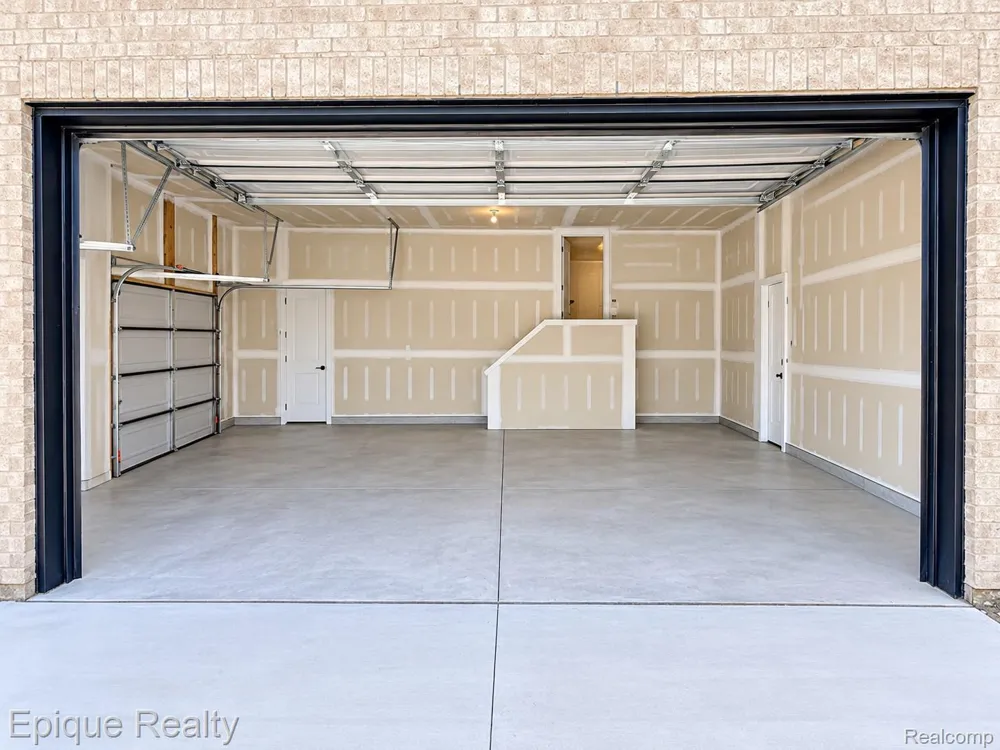 29736 Red Fox Lane Chesterfield Township, MI 48047