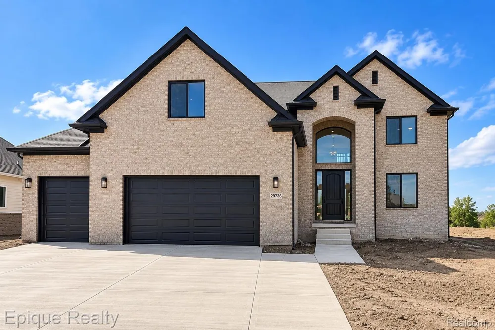 29736 Red Fox Lane Chesterfield Township, MI 48047