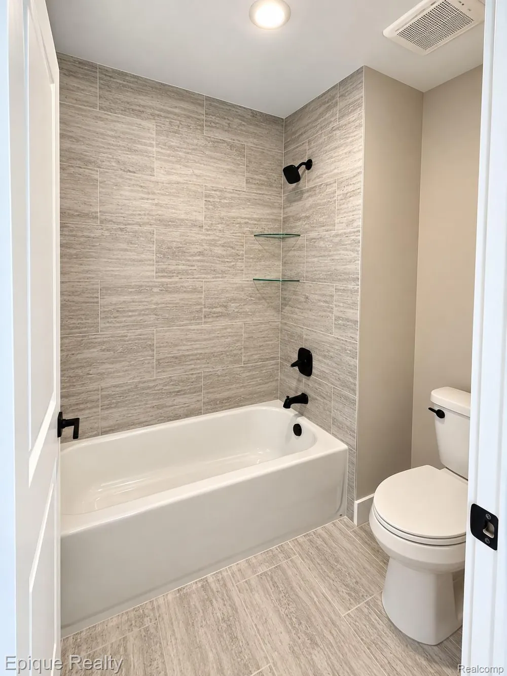 29736 Red Fox Lane Chesterfield Township, MI 48047