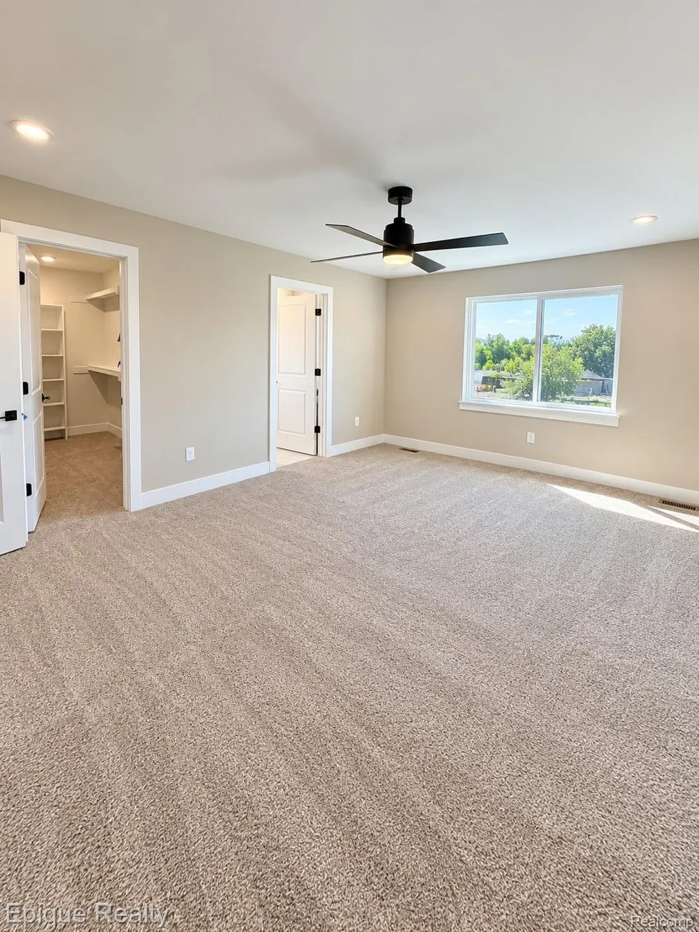 29736 Red Fox Lane Chesterfield Township, MI 48047