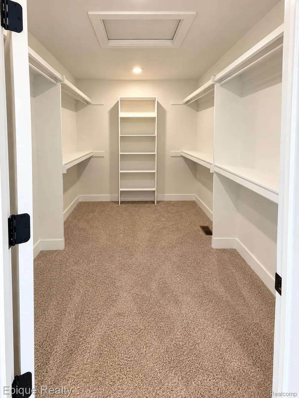 29736 Red Fox Lane Chesterfield Township, MI 48047