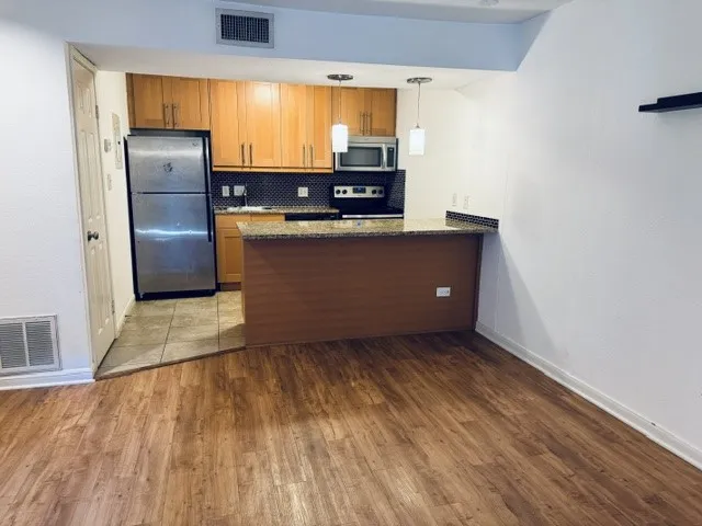 7685 Northcross Drive #706 Austin, TX 78757