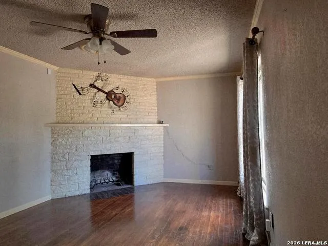 807 Frio Cotulla, TX 78014