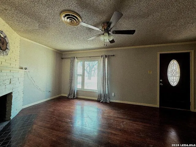 807 Frio Cotulla, TX 78014