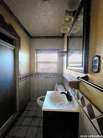 807 Frio Cotulla, TX 78014