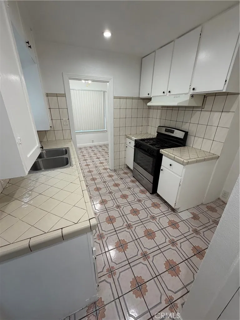 1802 E Glenoaks Glendale, CA 91206