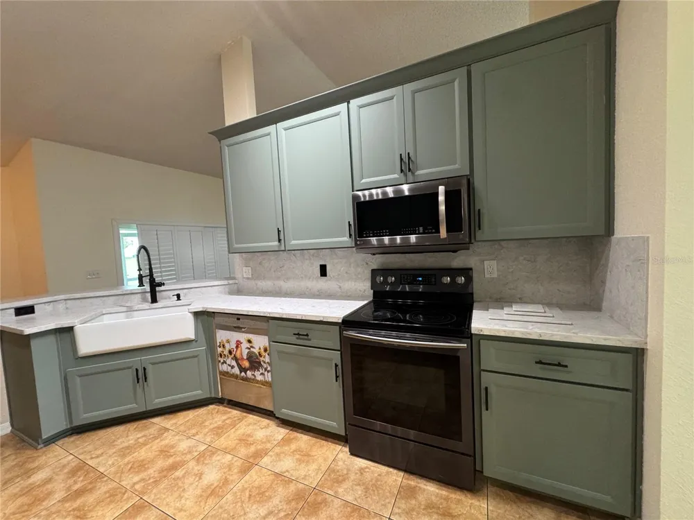 2851 BLUSH DRIVE Lakeland, FL 33813