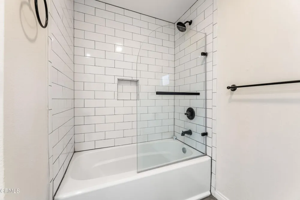 477 S Euclid Avenue #E Pasadena, CA 91101