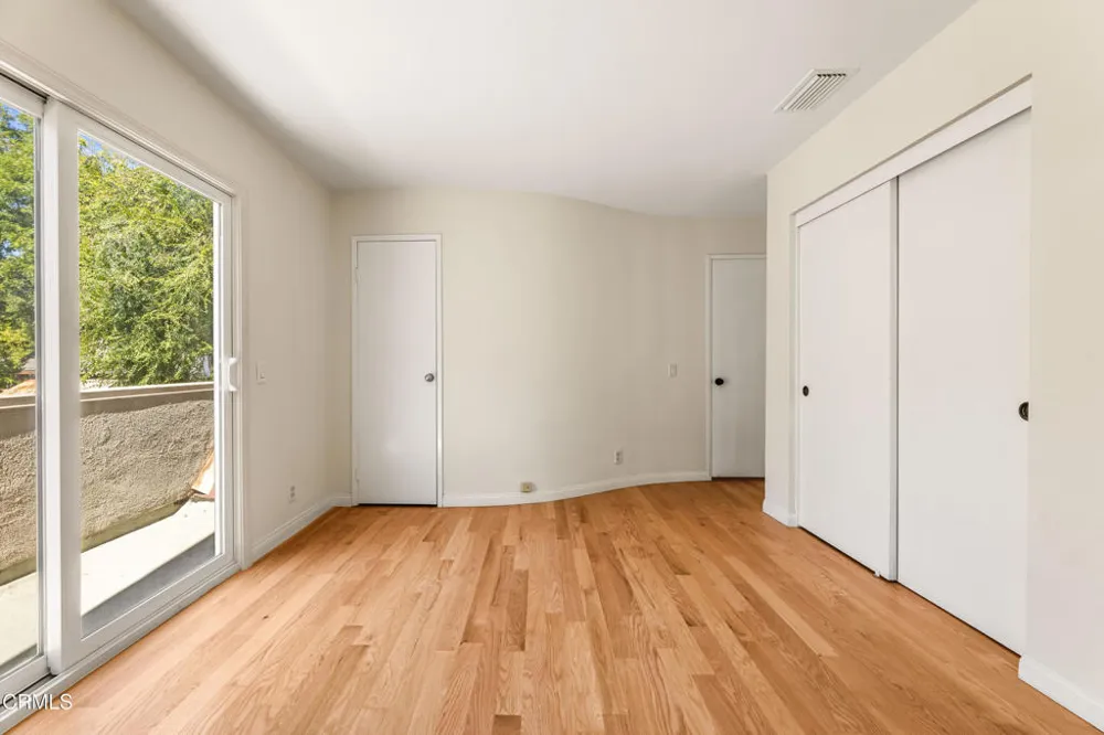 477 S Euclid Avenue #E Pasadena, CA 91101