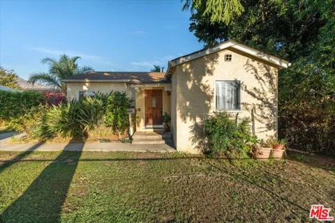 2548 Casitas Avenue