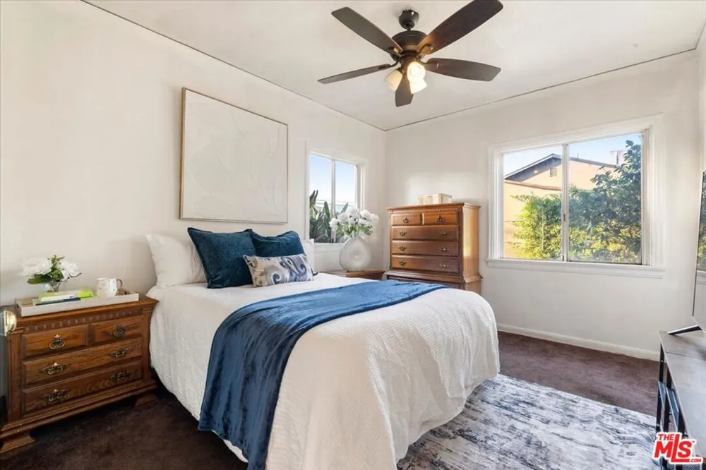 2548 Casitas Avenue Altadena, CA 91001