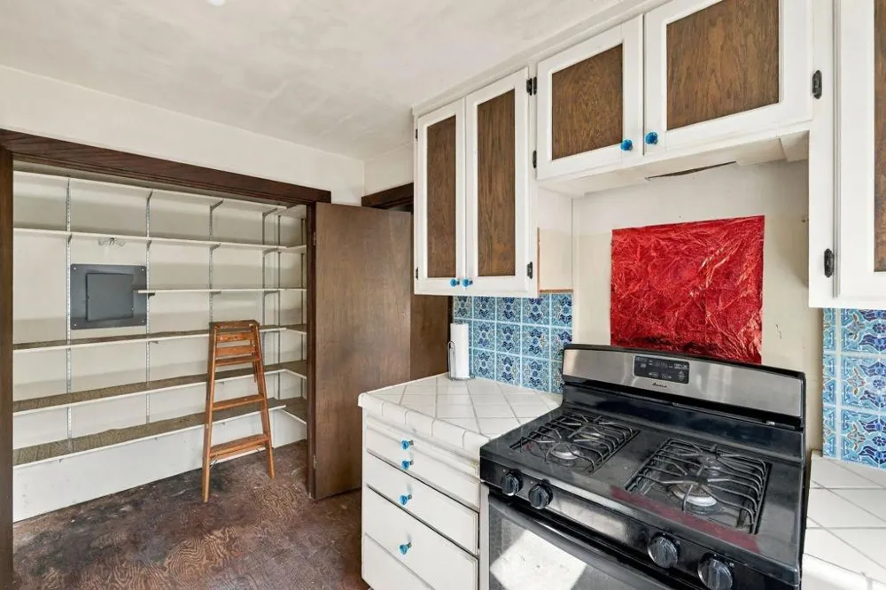 578 Portola Avenue El Granada, CA 94018