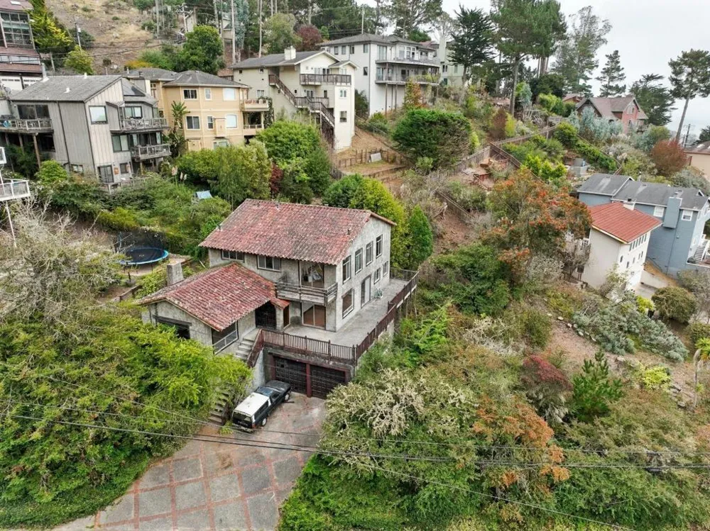 578 Portola Avenue El Granada, CA 94018