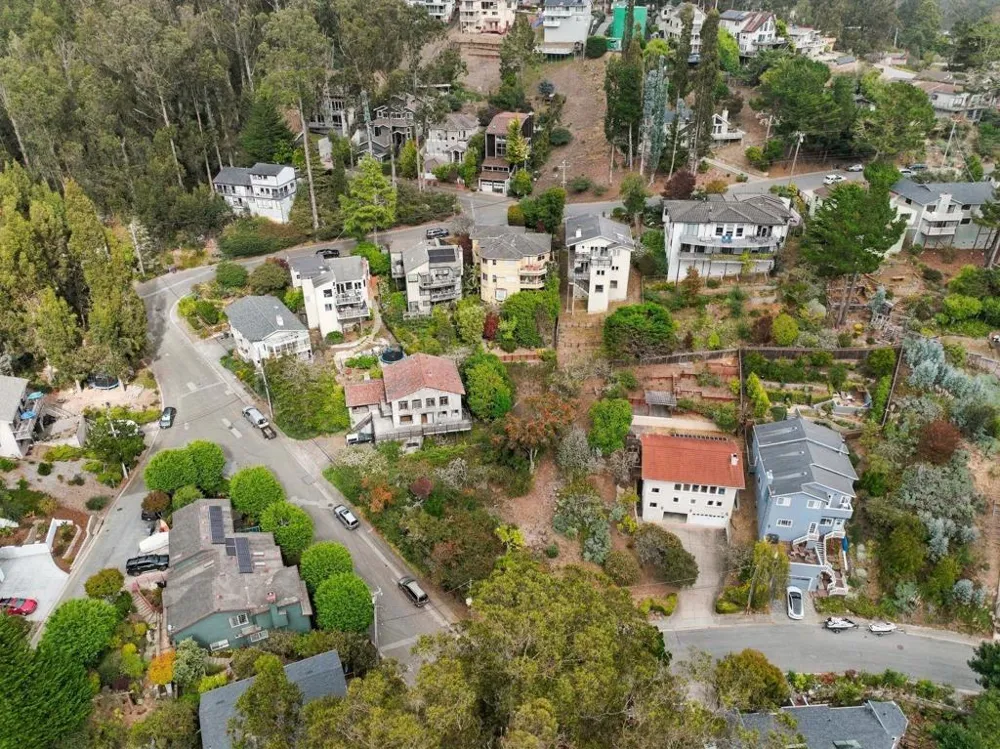 578 Portola Avenue El Granada, CA 94018
