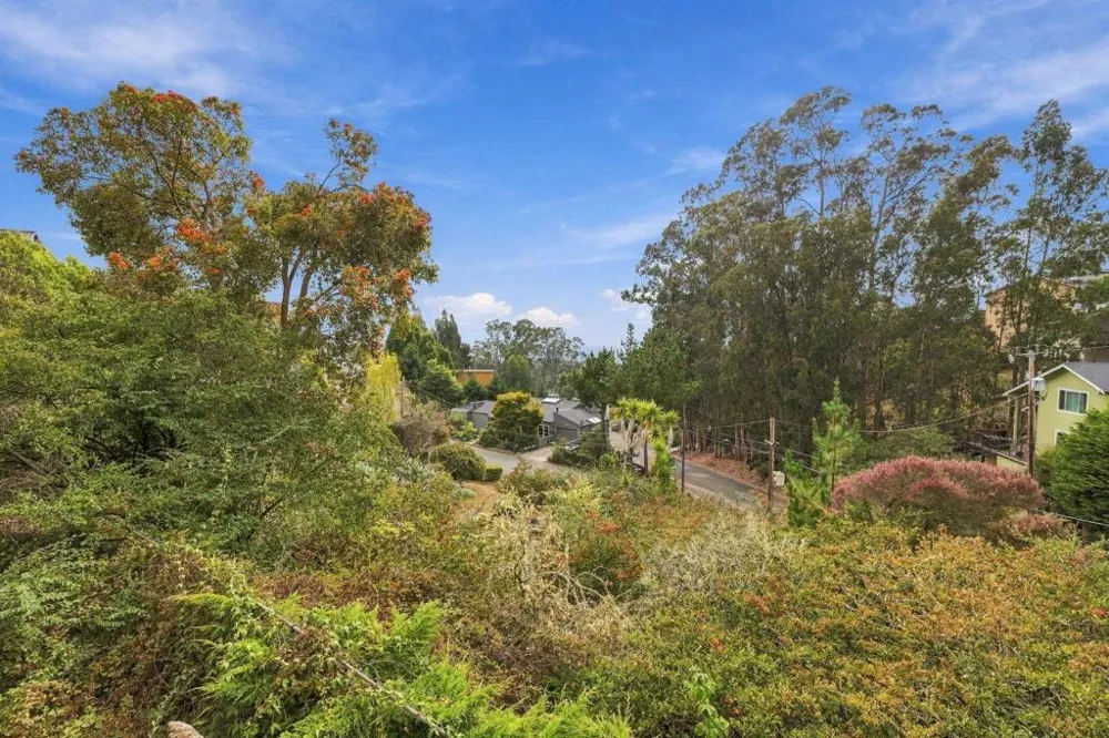 578 Portola Avenue El Granada, CA 94018