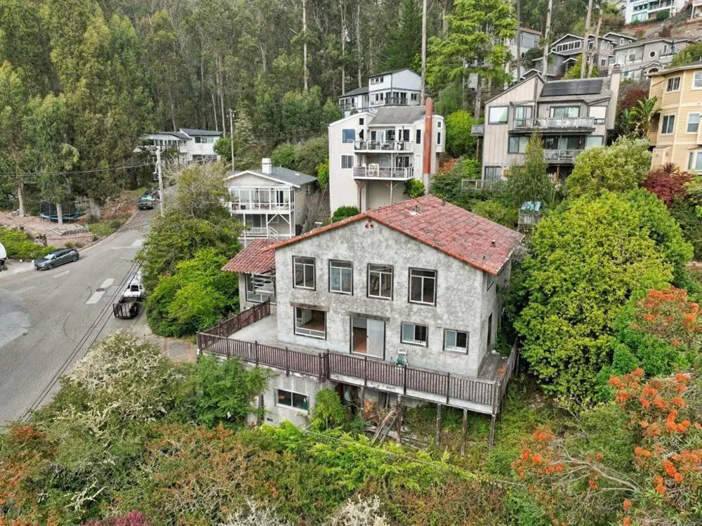578 Portola Avenue El Granada, CA 94018