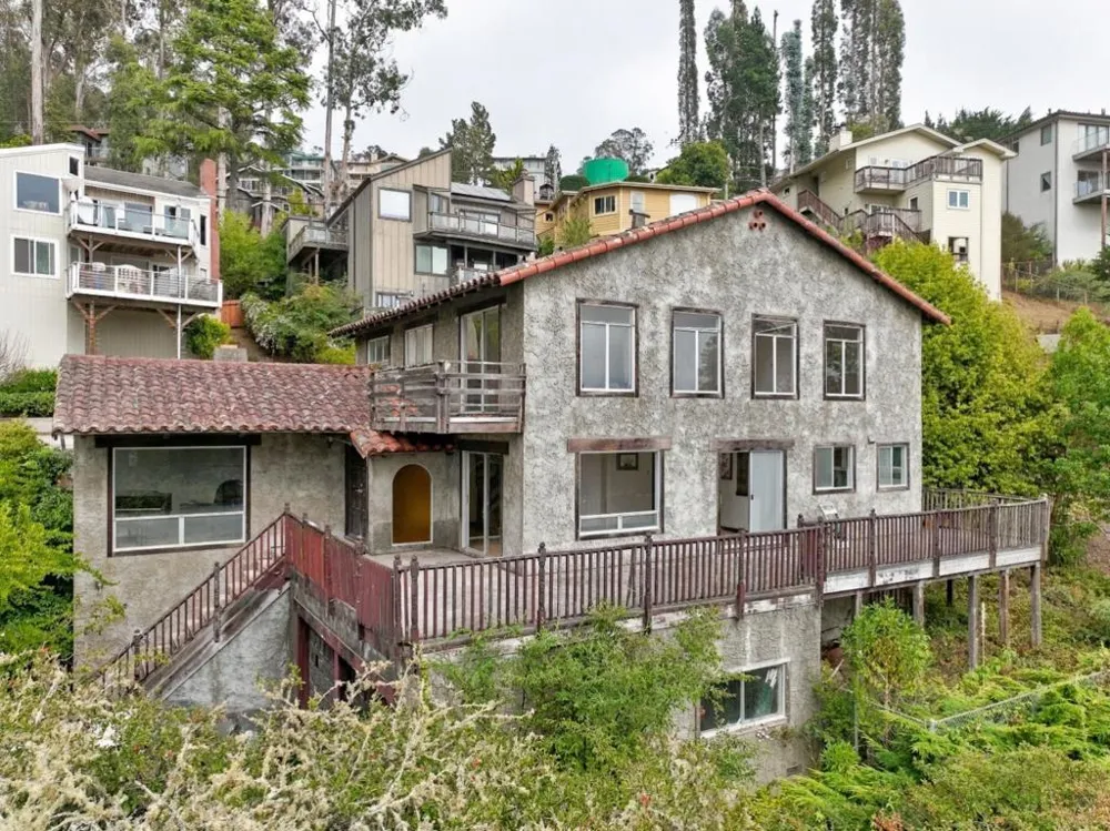 578 Portola Avenue El Granada, CA 94018