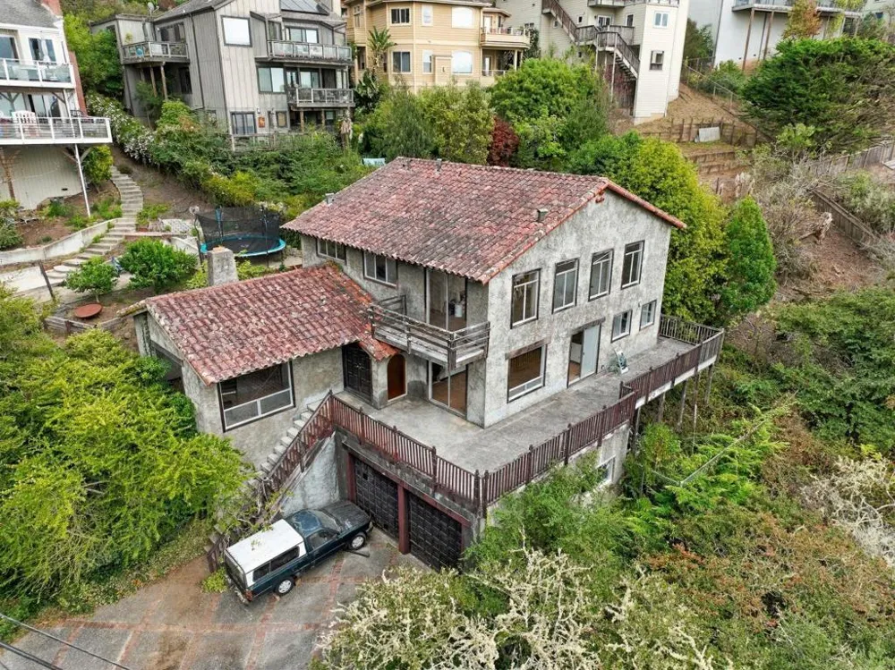 578 Portola Avenue El Granada, CA 94018