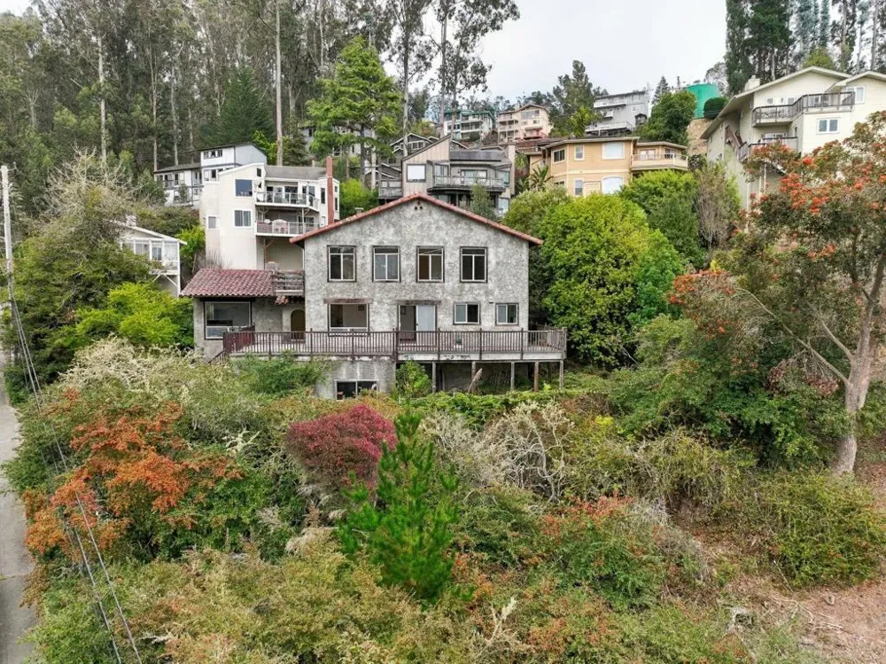 578 Portola Avenue El Granada, CA 94018