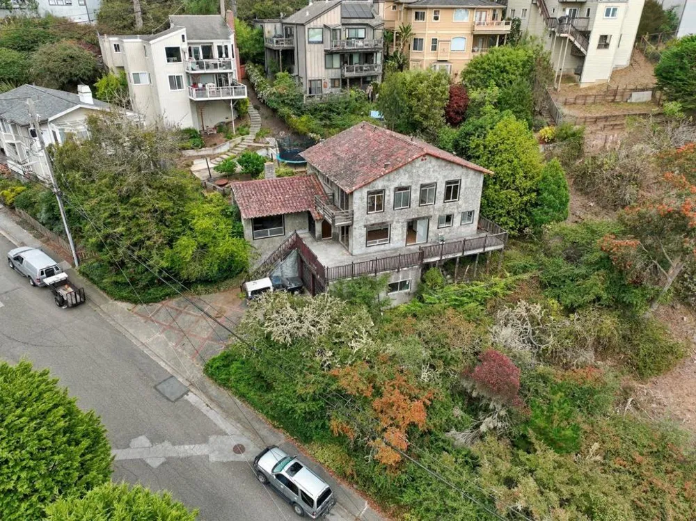 578 Portola Avenue El Granada, CA 94018
