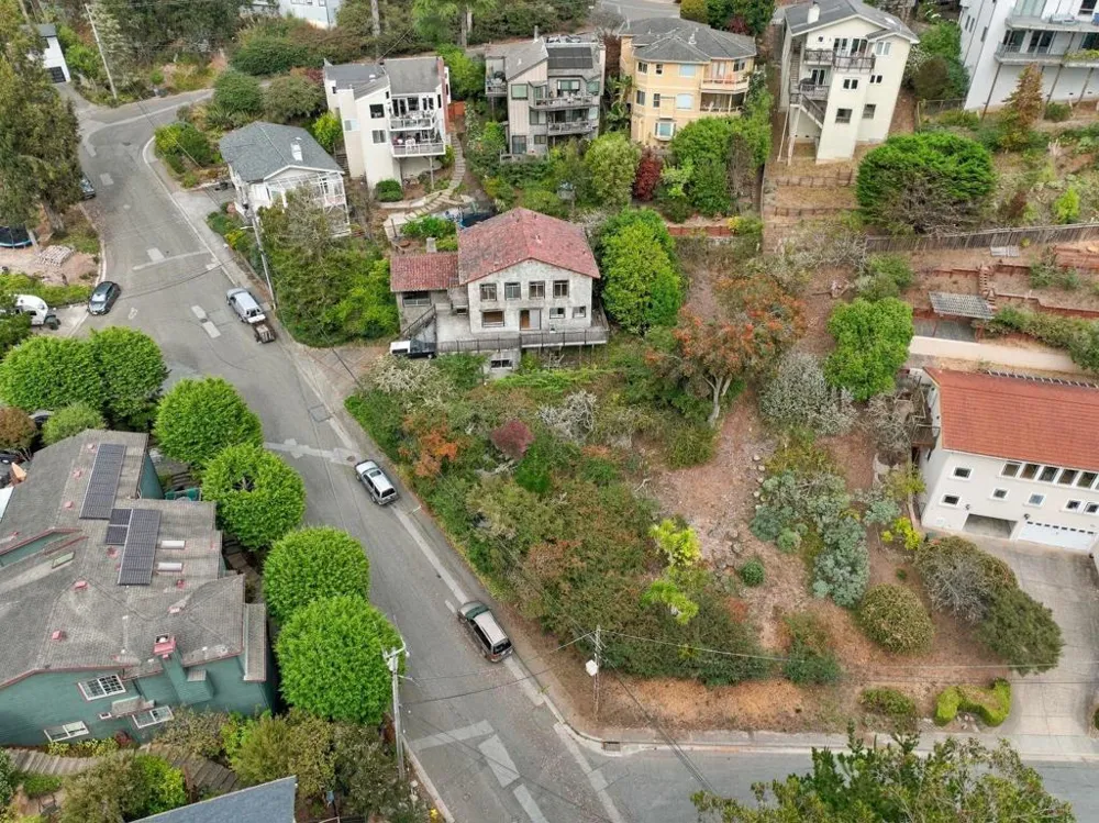 578 Portola Avenue El Granada, CA 94018