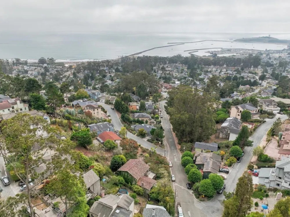 578 Portola Avenue El Granada, CA 94018