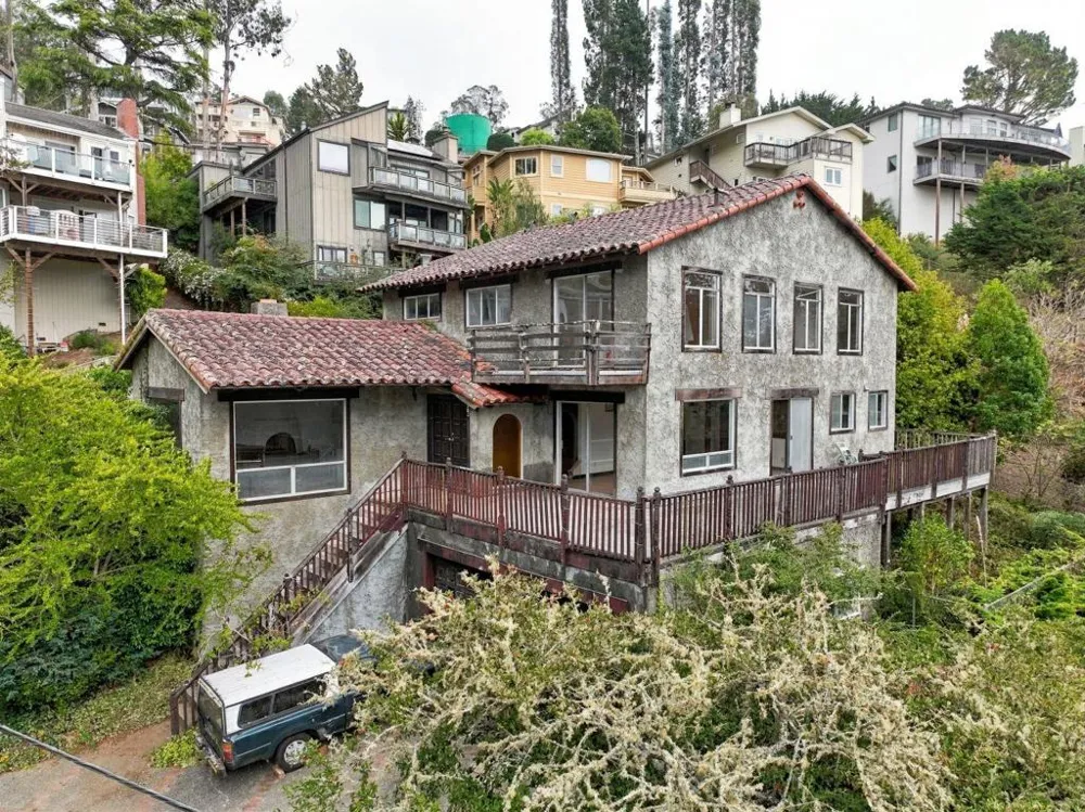 578 Portola Avenue El Granada, CA 94018