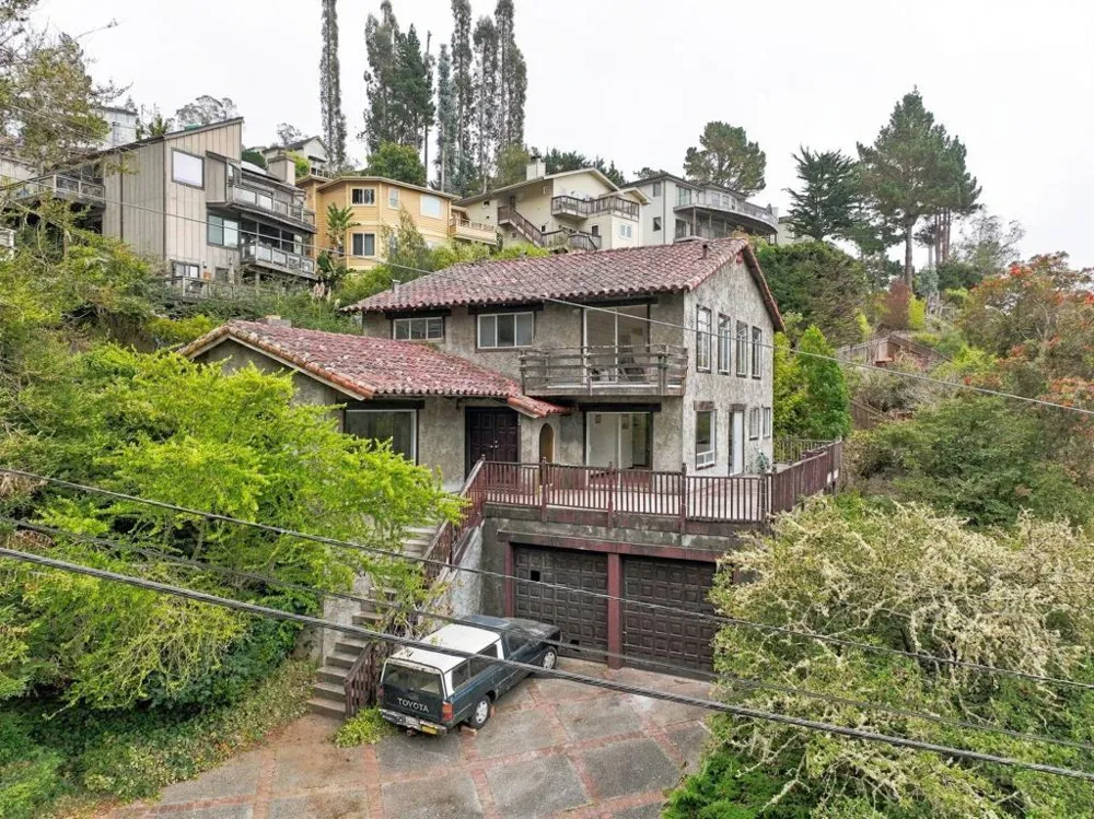 578 Portola Avenue El Granada, CA 94018