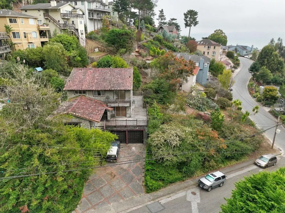 578 Portola Avenue El Granada, CA 94018