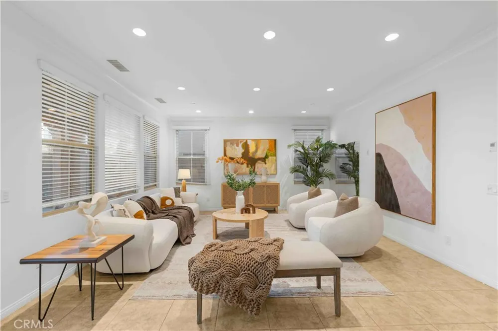 126 Saybrook Irvine, CA 92620