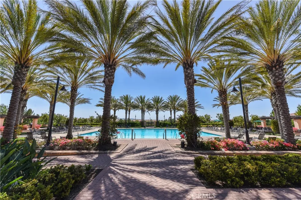 126 Saybrook Irvine, CA 92620