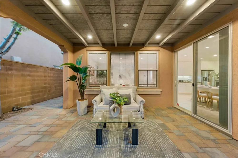 126 Saybrook Irvine, CA 92620