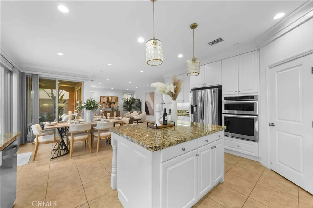 126 Saybrook Irvine, CA 92620
