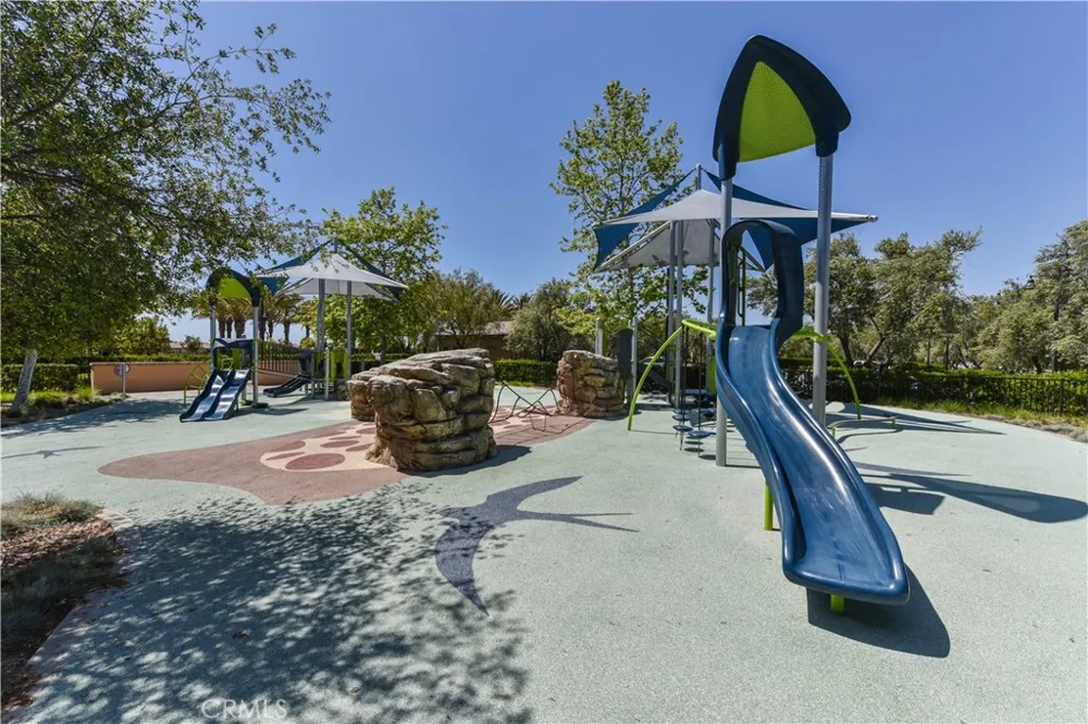 126 Saybrook Irvine, CA 92620