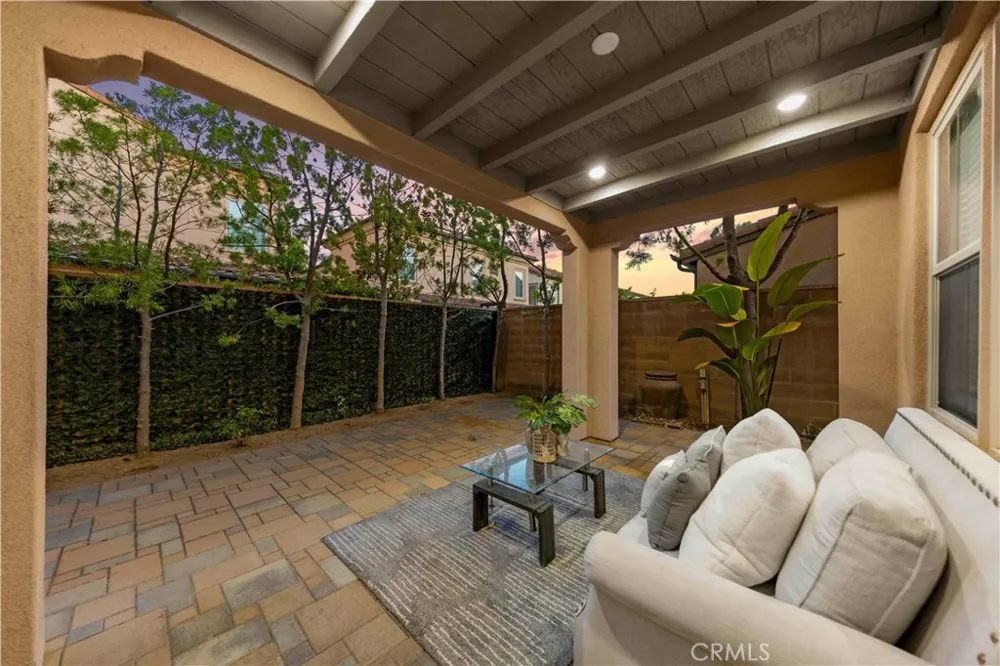 126 Saybrook Irvine, CA 92620