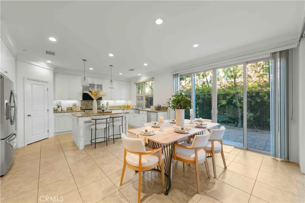 126 Saybrook Irvine, CA 92620