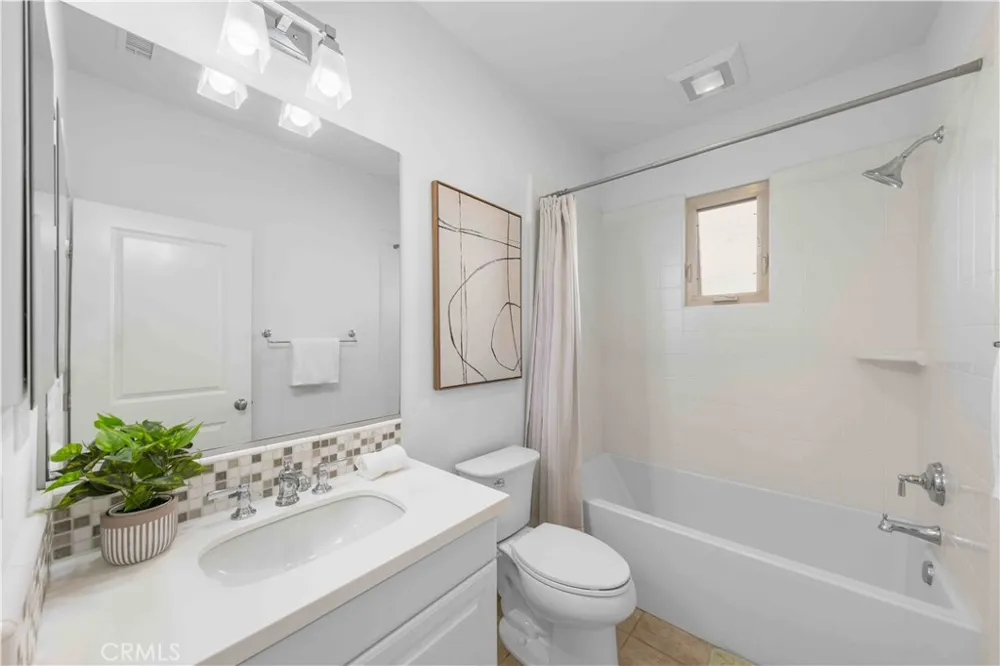 126 Saybrook Irvine, CA 92620