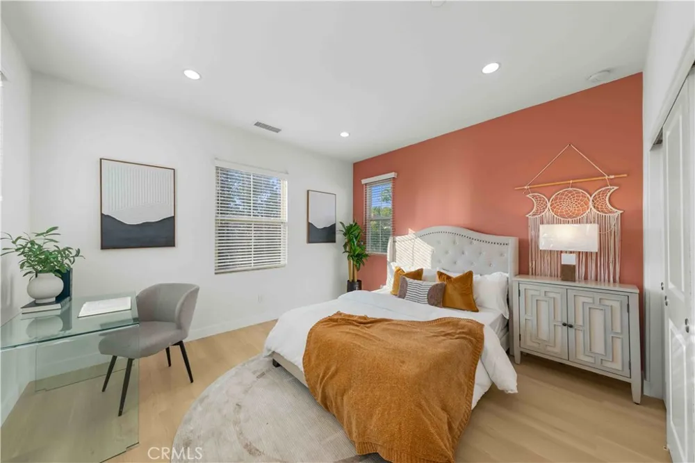 126 Saybrook Irvine, CA 92620