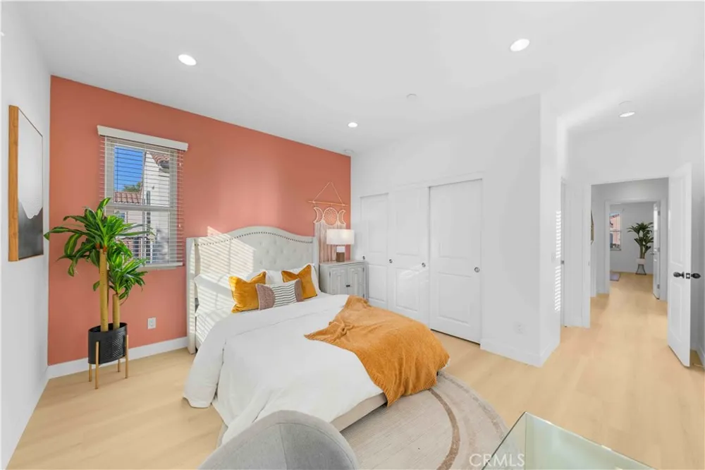 126 Saybrook Irvine, CA 92620