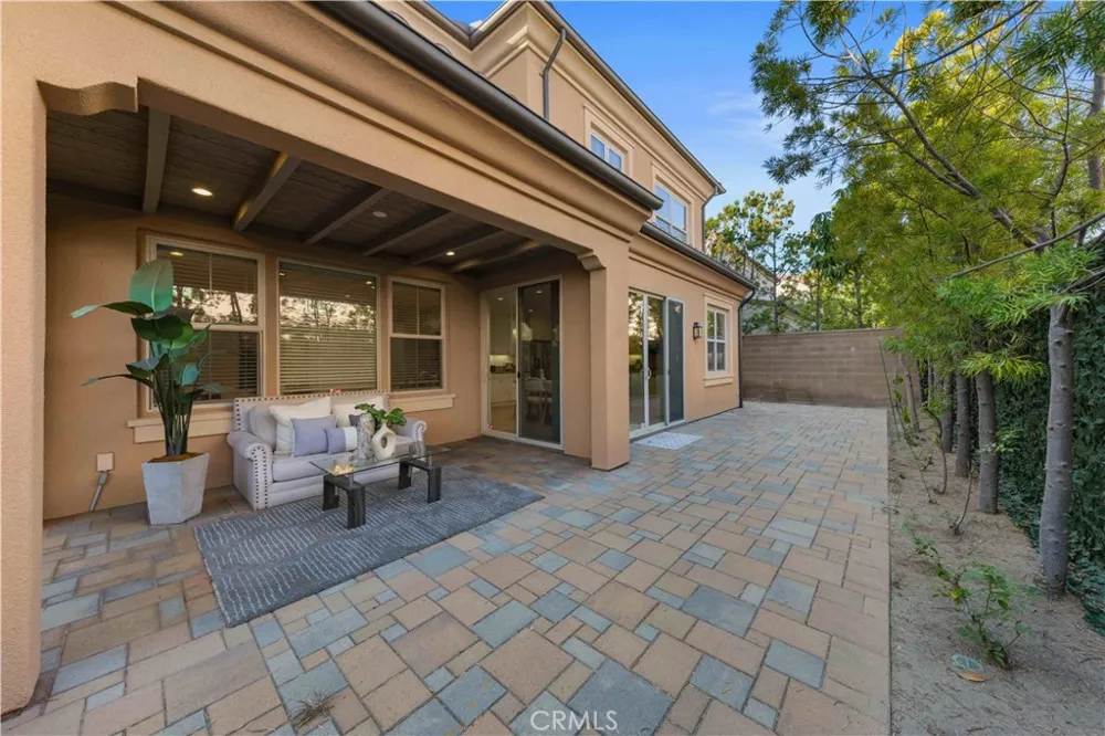 126 Saybrook Irvine, CA 92620
