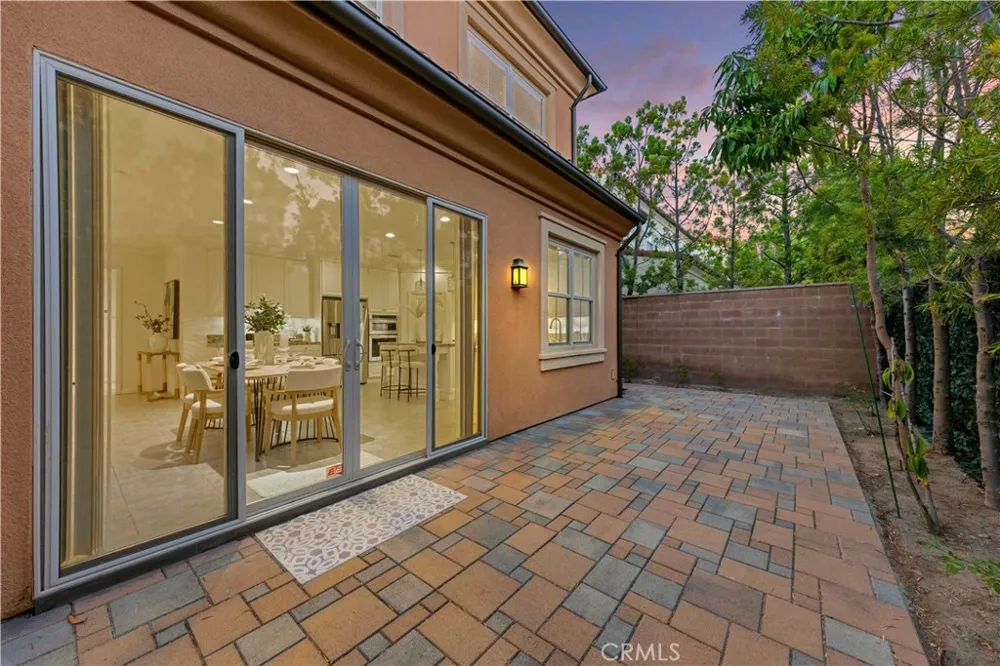 126 Saybrook Irvine, CA 92620