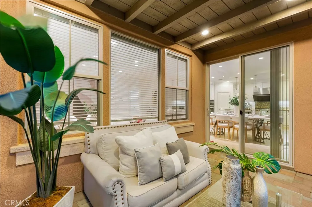 126 Saybrook Irvine, CA 92620